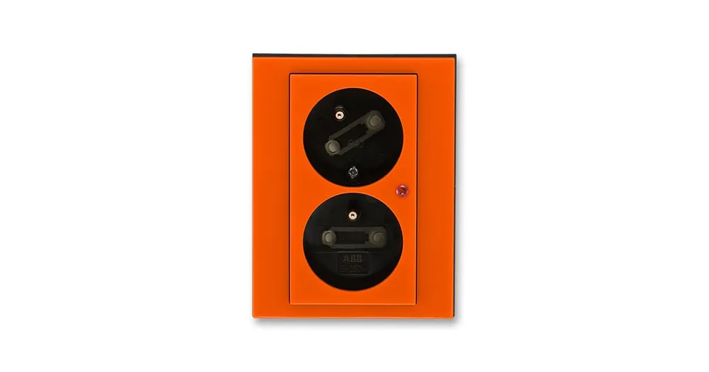 ABB 5593H-C02357 66 LEVIT Zásuvka dvojnásobná přepěťová ochrana oranžová/kouřová černá Přímo Od Výrobce