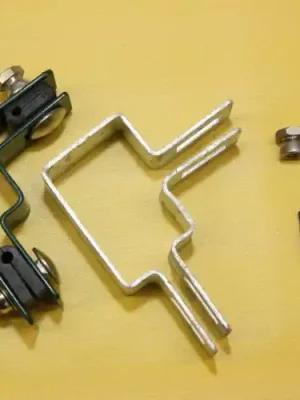 Ihned K Objednání RETIC příchytka panelu na sloup 60x40mm rohová PVC RAL6005 zelená