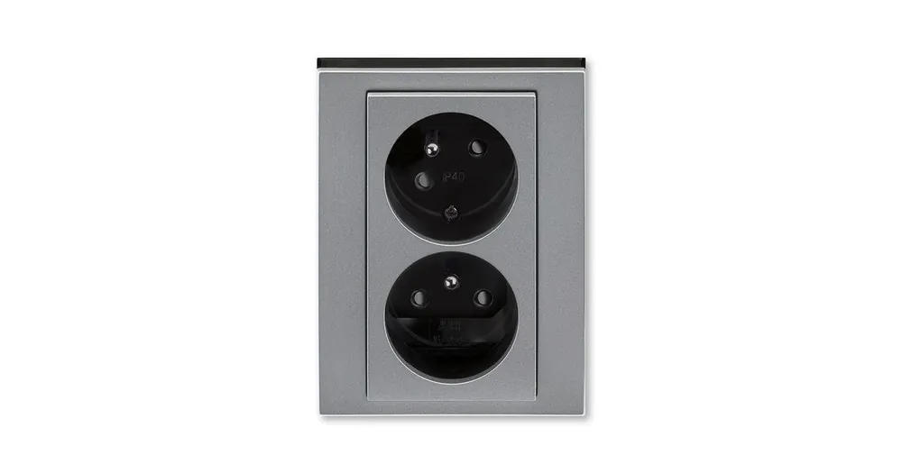 ABB 5513H-C02357 69 Levit Zásuvka dvojnásobná s ochr. kolíky, s clonkami, s natočenou dutinou; ocelová/kouřová černá Sleva
